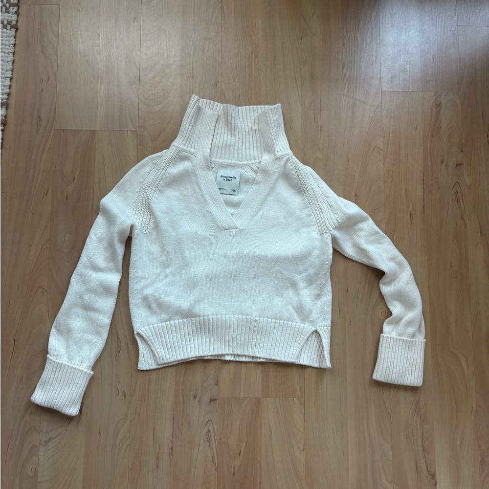 Abercrombie & Fitch Cream Sweater